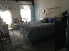 Отель Timber Post Bed & Breakfast  Нашуа